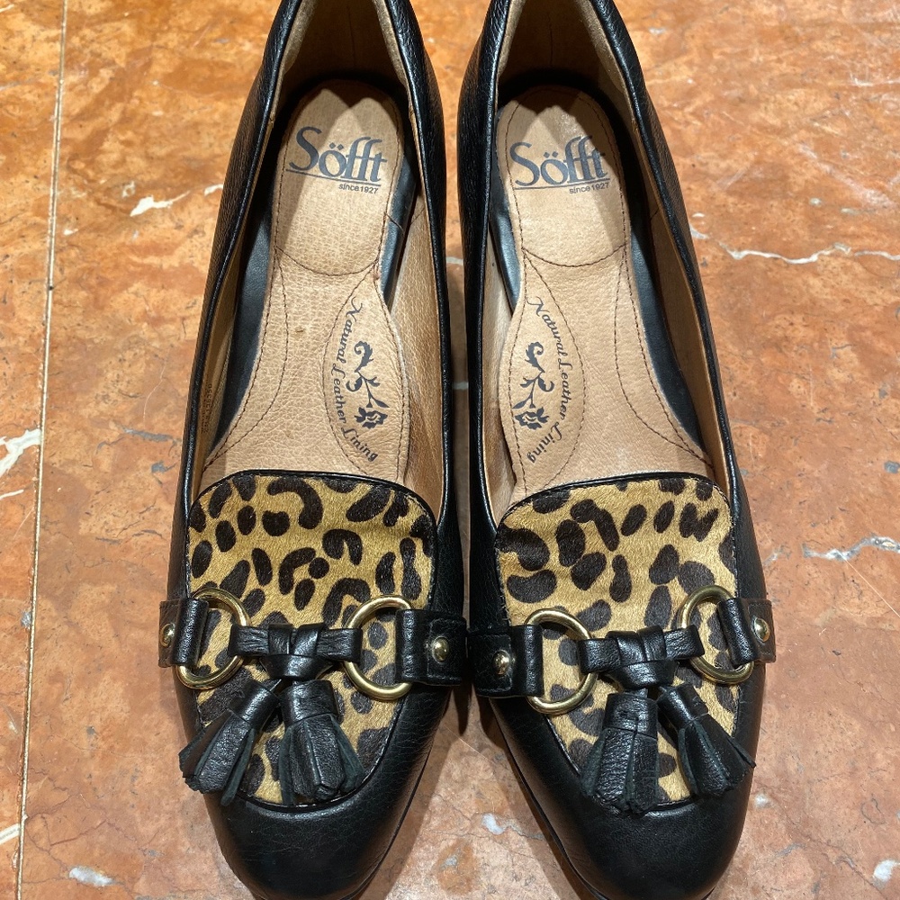 Sofft printed cowhair and black leather wedges